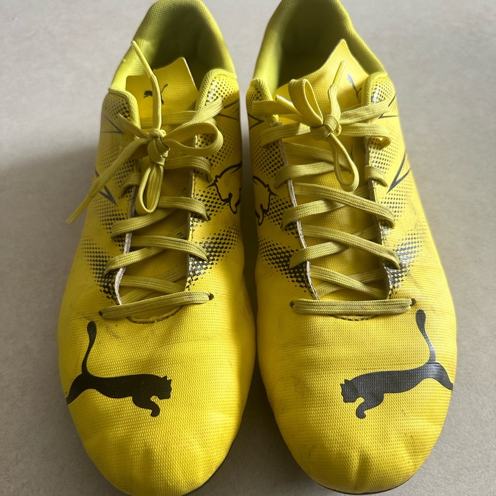 Puma soccer cleats mens size 11.5